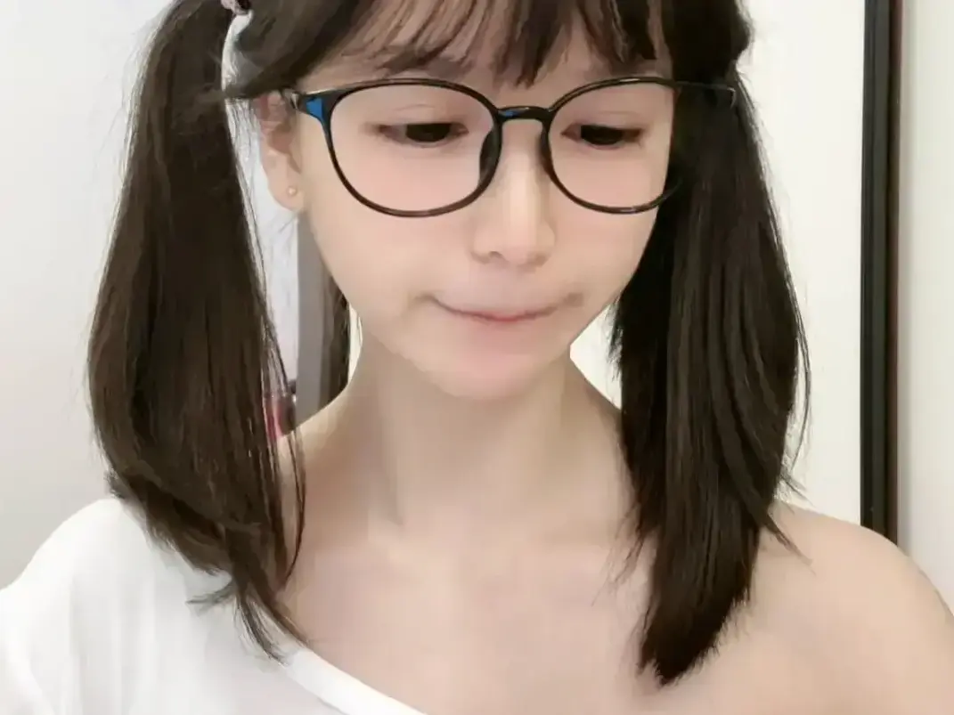 《萌小栖》天才交易员咯咯哒vlog原视频无删减全集 - 高清资源值得二刷细品 - 纯净观影沉浸感拉满