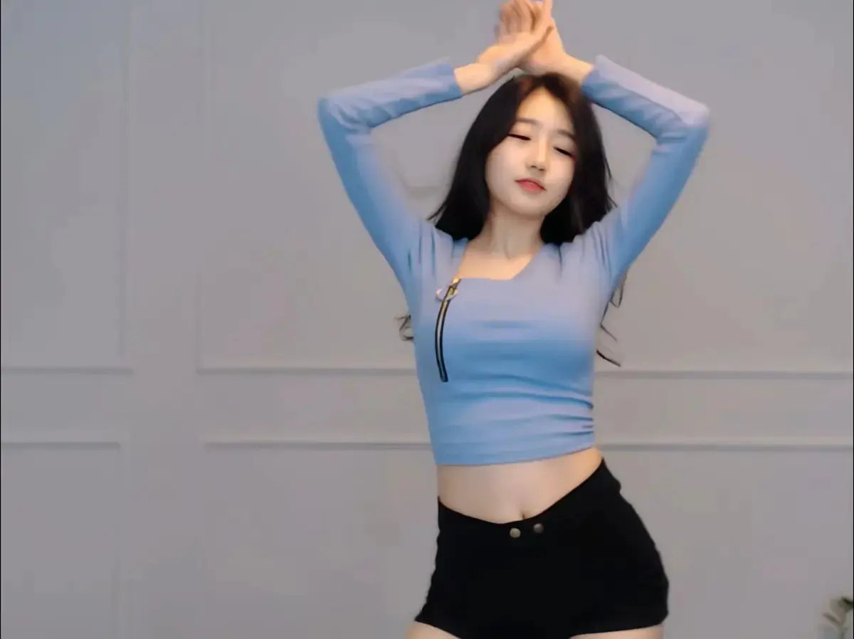 OnlyFans每日大赛终极剪辑 - 徐雅8月加长版高能瞬间 - 免费在线观看抢先看