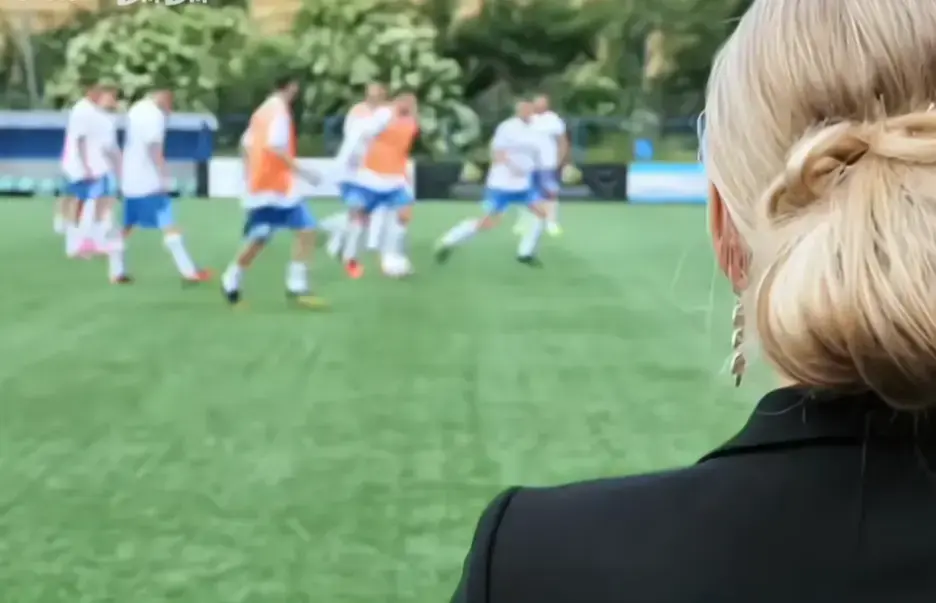 法国电影《足球队的女老板们》Footballers'Moms高清完整版-免费在线观看无广告-Footballers'Moms全集资源