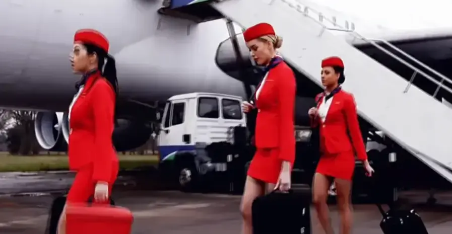 法国空姐2018电影完整版在线观看-720P高清中字-机舱故事免费看